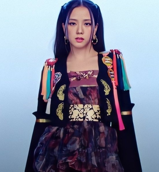  Chiếc hanbok được thiết kế riêng cho Jisoo nhà BLACKPINK. (Ảnh: Pinterest)