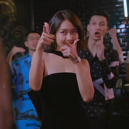 Đơn giản đồ họa nhưng Khả Ngân vẫn rất quyến rũ. (Ảnh: VFC)