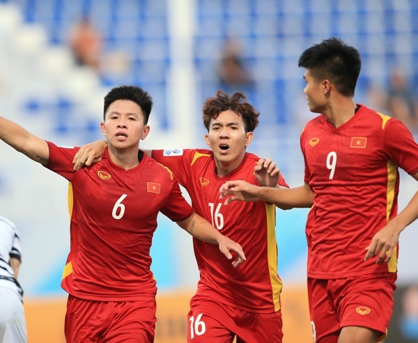  
Bàn thắng của Tiến Long đã giúp Việt Nam cầm hoà với đối thủ mạnh nhất nhì Asian Cup năm nay. (Ảnh: 24h)