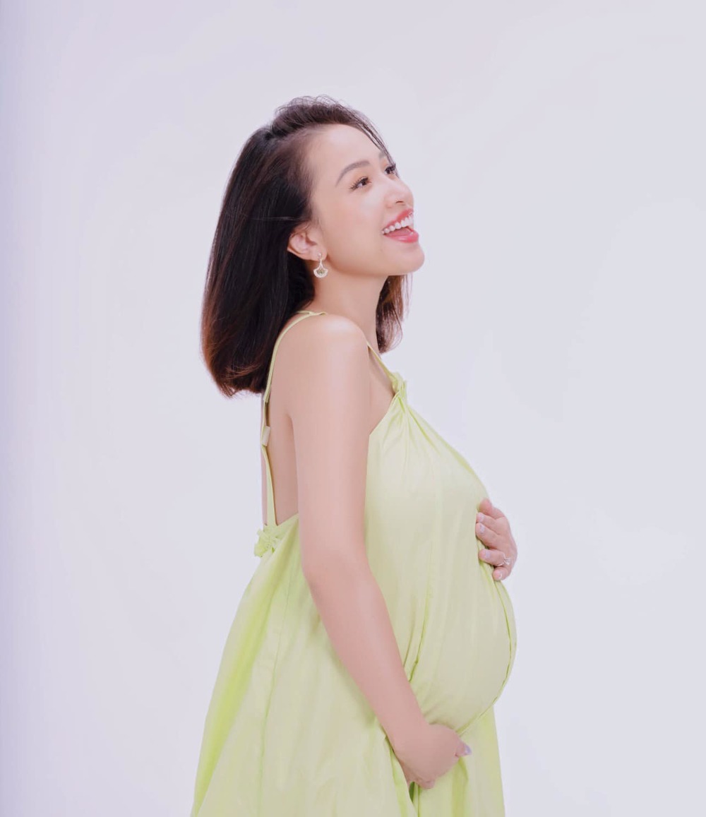  
Mang thai lần hai mẹ bỉm rất rạng rỡ, lạc quan. (Ảnh: Facebook Nguyễn Thanh Vân) - Tin sao Viet - Tin tuc sao Viet - Scandal sao Viet - Tin tuc cua Sao - Tin cua Sao
