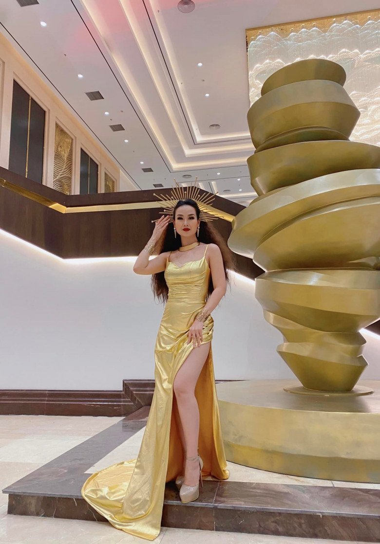 Hòa Minzy dẫn đầu dàn sao Việt mê mặc đầm công chúa đi diễn