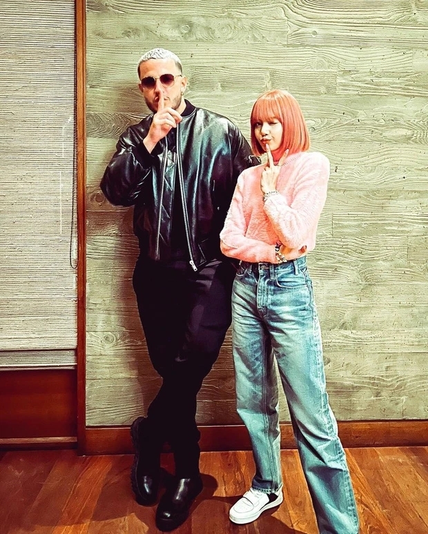 Ngay cả Lisa cũng cho người hâm mộ một cú lừa ngoạn mục. (Ảnh: Instagram @djsnake)