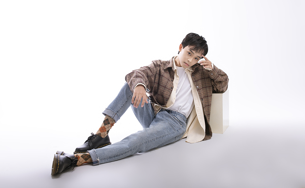  Nam ca sĩ thay đổi phong cách mới lạ, thời trang hơn. (Ảnh: FC Hồ Văn Cường) - Tin sao Viet - Tin tuc sao Viet - Scandal sao Viet - Tin tuc cua Sao - Tin cua Sao