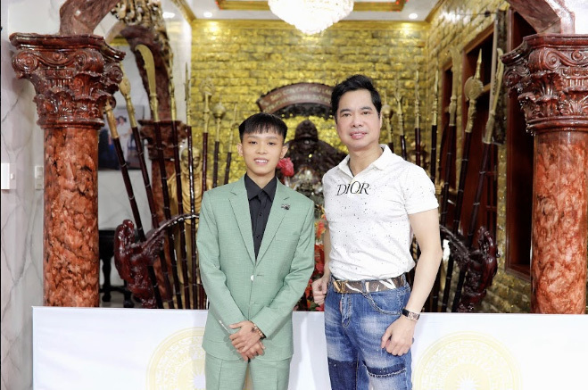  Hồ Văn Cường tái xuất thời gian gần đây cùng Ngọc Sơn. (Ảnh: FB Ngọc Sơn) - Tin sao Viet - Tin tuc sao Viet - Scandal sao Viet - Tin tuc cua Sao - Tin cua Sao