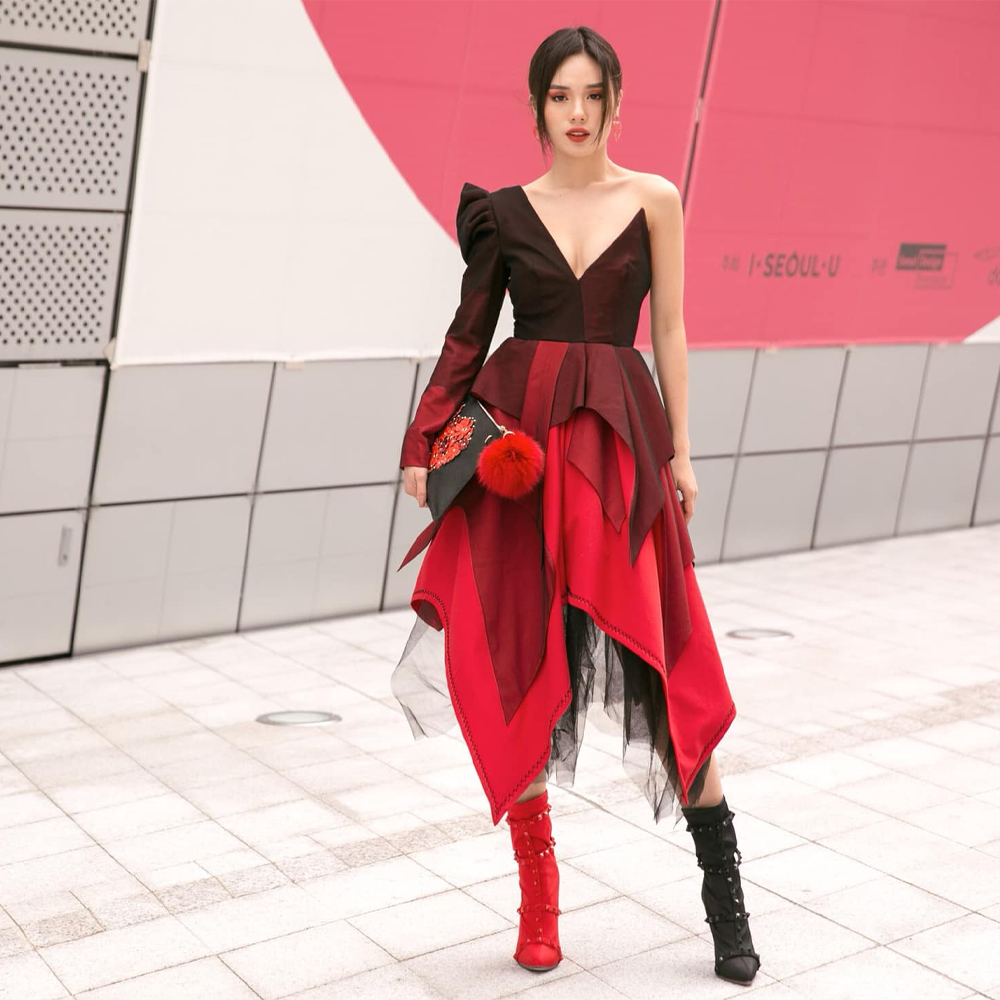  
Hình ảnh khác của cô ở Seoul Fashion Week. (Ảnh: Facebook Lê Thị Trâm Anh)