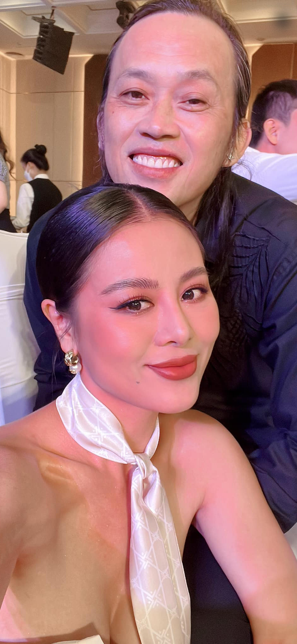 Những hành động ấm áp của Nam Thư khi hội ngộ Hoài Linh