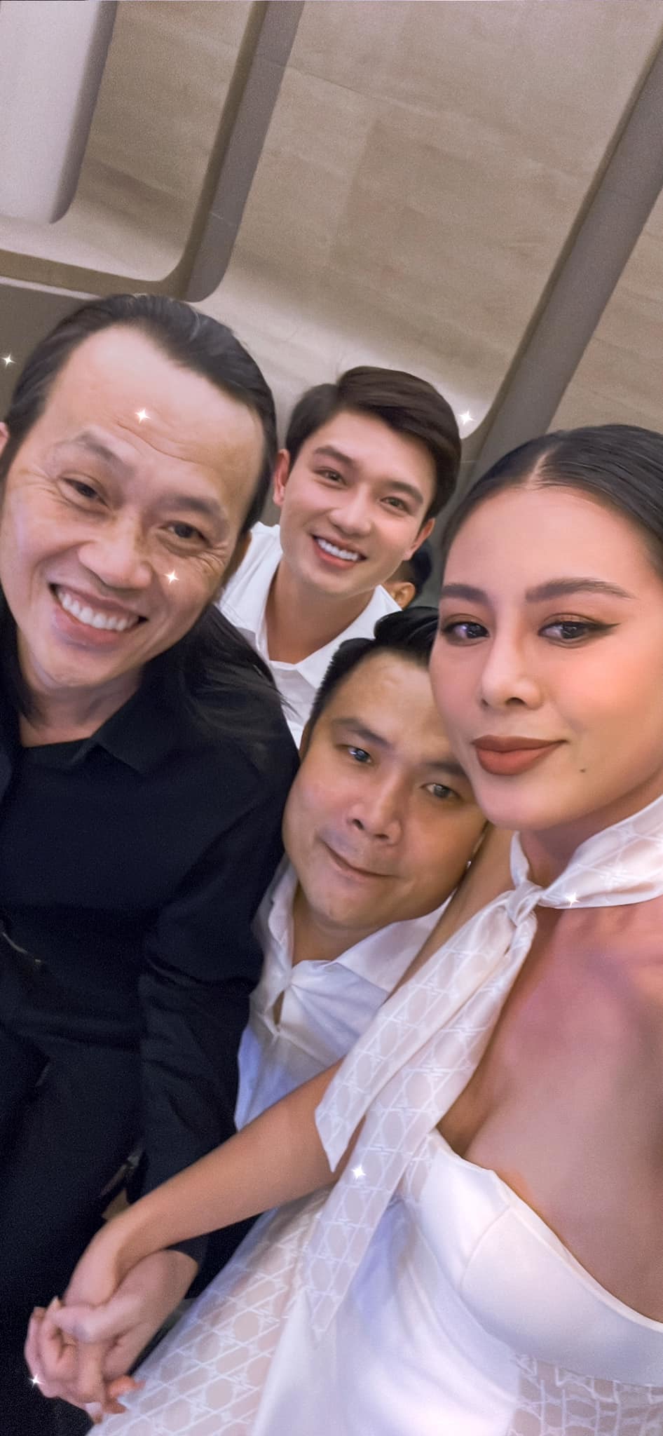 Những hành động ấm áp của Nam Thư khi hội ngộ Hoài Linh