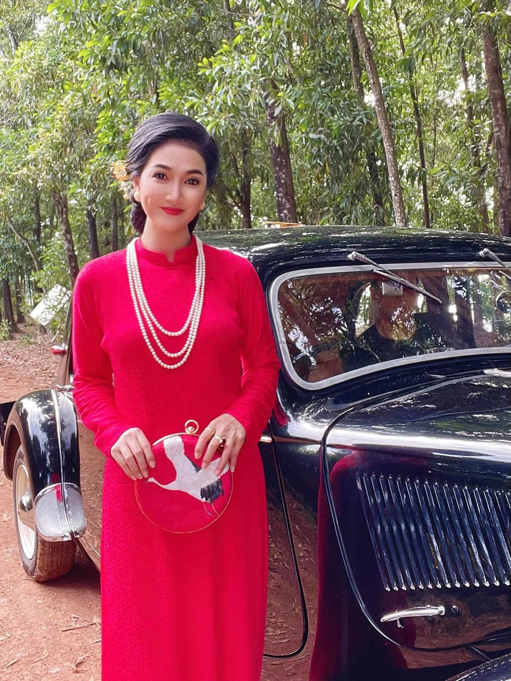  
Dung nhan xinh đẹp của Quỳnh Lam khi hóa thân thành mỹ nhân thời "ông bà ta". (Ảnh: Facebook Hoàng Quỳnh Lam)