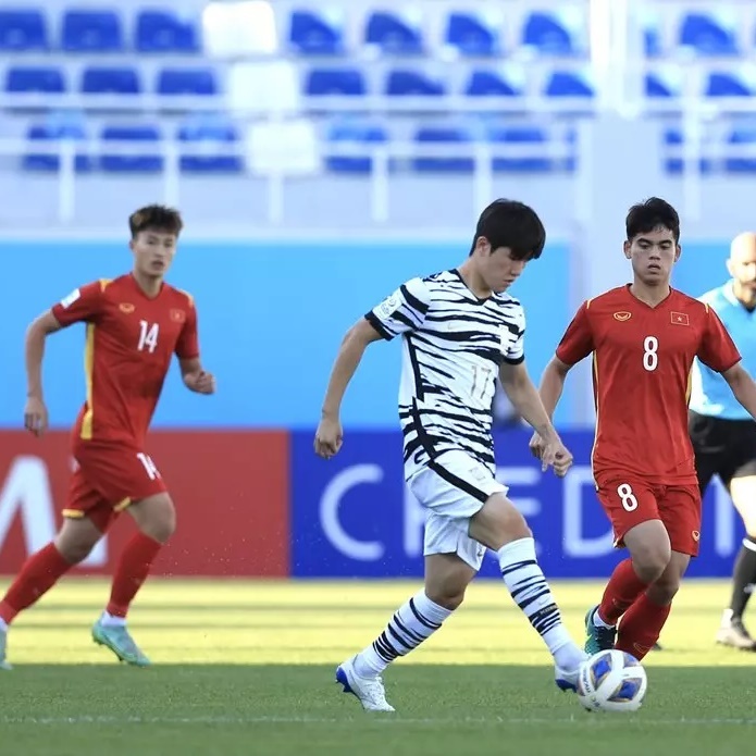  U23 Hàn Quốc chơi pressing tầm cao khiến các "chiến binh sao vàng" gặp nhiều khó khăn. (Ảnh: Vietnamnet)