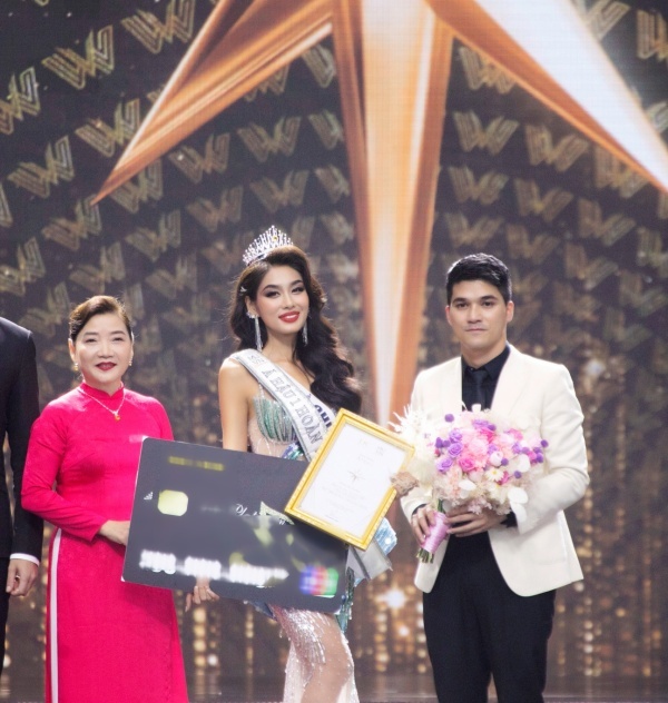    Cô được fan ủng hộ khi xuất sắc giành ngôi vị Á hậu 1. (Ảnh: Miss Universe Vietnam)