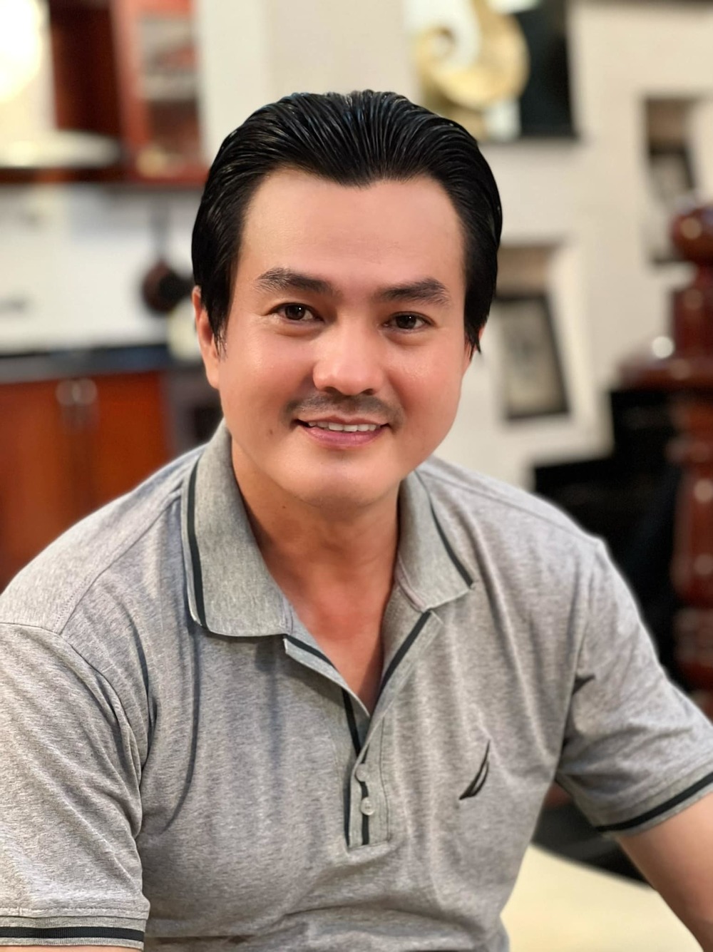  
Tạo hình có phần đứng tuổi hơn của anh. (Ảnh: FB Cao Minh Đạt)