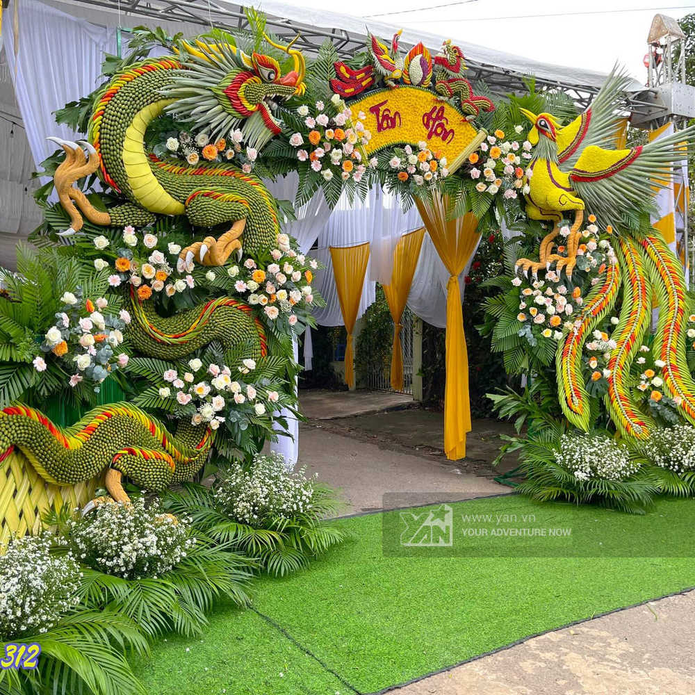  
Những cổng cưới mang đậm nét văn hóa miền Tây.