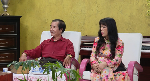 Cô Trang vẫn quyết ở bên chồng dù cho phải chịu cuộc sống khổ cực. (Ảnh: Cắt từ chương trình Tình Trăm Năm)