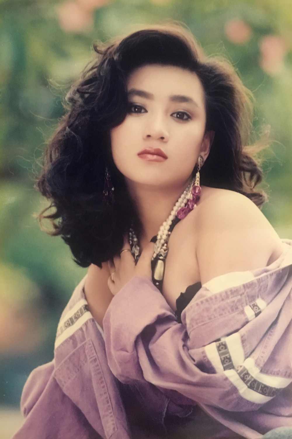  
 Y Phụng là một trong những mỹ nhân đình đám nhất nhì của màn ảnh Việt những năm 1990. (Ảnh: Facebook Y Phung Ca Si) - Tin sao Viet - Tin tuc sao Viet - Scandal sao Viet - Tin tuc cua Sao - Tin cua Sao