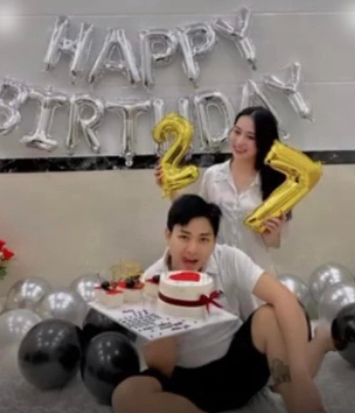  Hoài Lâm hạnh phúc đón tuổi 27 bên bạn gái xinh đẹp. (Ảnh: FB Kim Ngân Nguyễn) - Tin sao Viet - Tin tuc sao Viet - Scandal sao Viet - Tin tuc cua Sao - Tin cua Sao