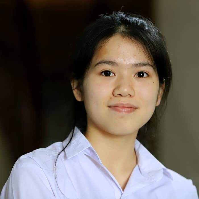  Nguyễn Thị Khánh Linh - cô bạn xuất sắc đỗ thủ khoa khối A1 tại tỉnh nhà. (Ảnh: FB THPT Trần Phú)