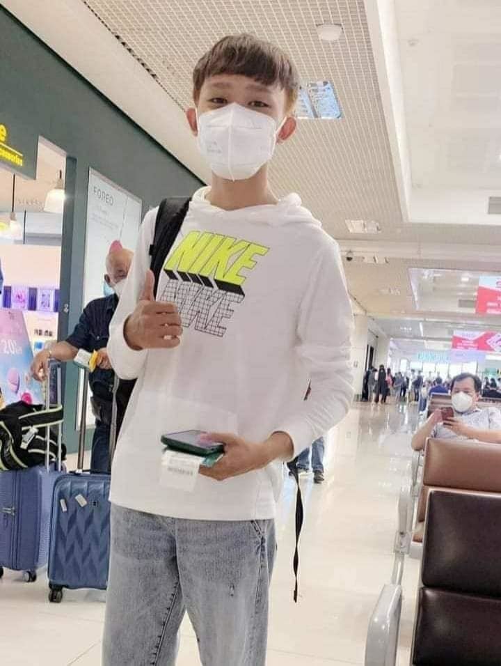  Nam ca sĩ liên tục lưu diễn từ Bắc đến Nam. (Ảnh: Facebook FC Hồ Văn Cường) - Tin sao Viet - Tin tuc sao Viet - Scandal sao Viet - Tin tuc cua Sao - Tin cua Sao