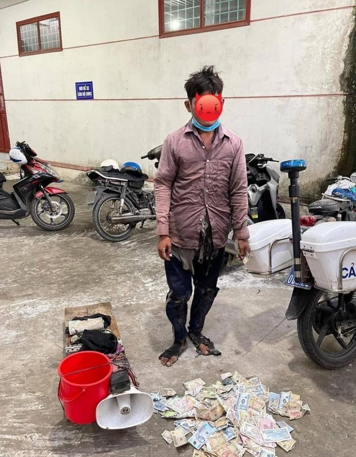  
Đôi chân của T hoàn toàn bình thường. (Ảnh: FB K.T)