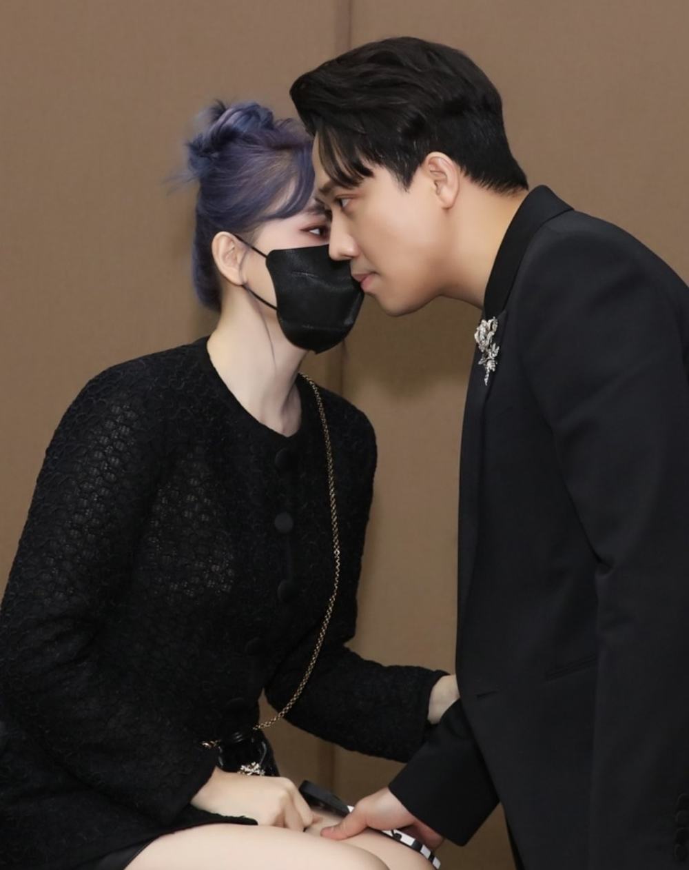  Hai người luôn bày tỏ tình cảm với nhau khi có thể. (Ảnh: Facebook Esther Luu) - Tin sao Viet - Tin tuc sao Viet - Scandal sao Viet - Tin tuc cua Sao - Tin cua Sao