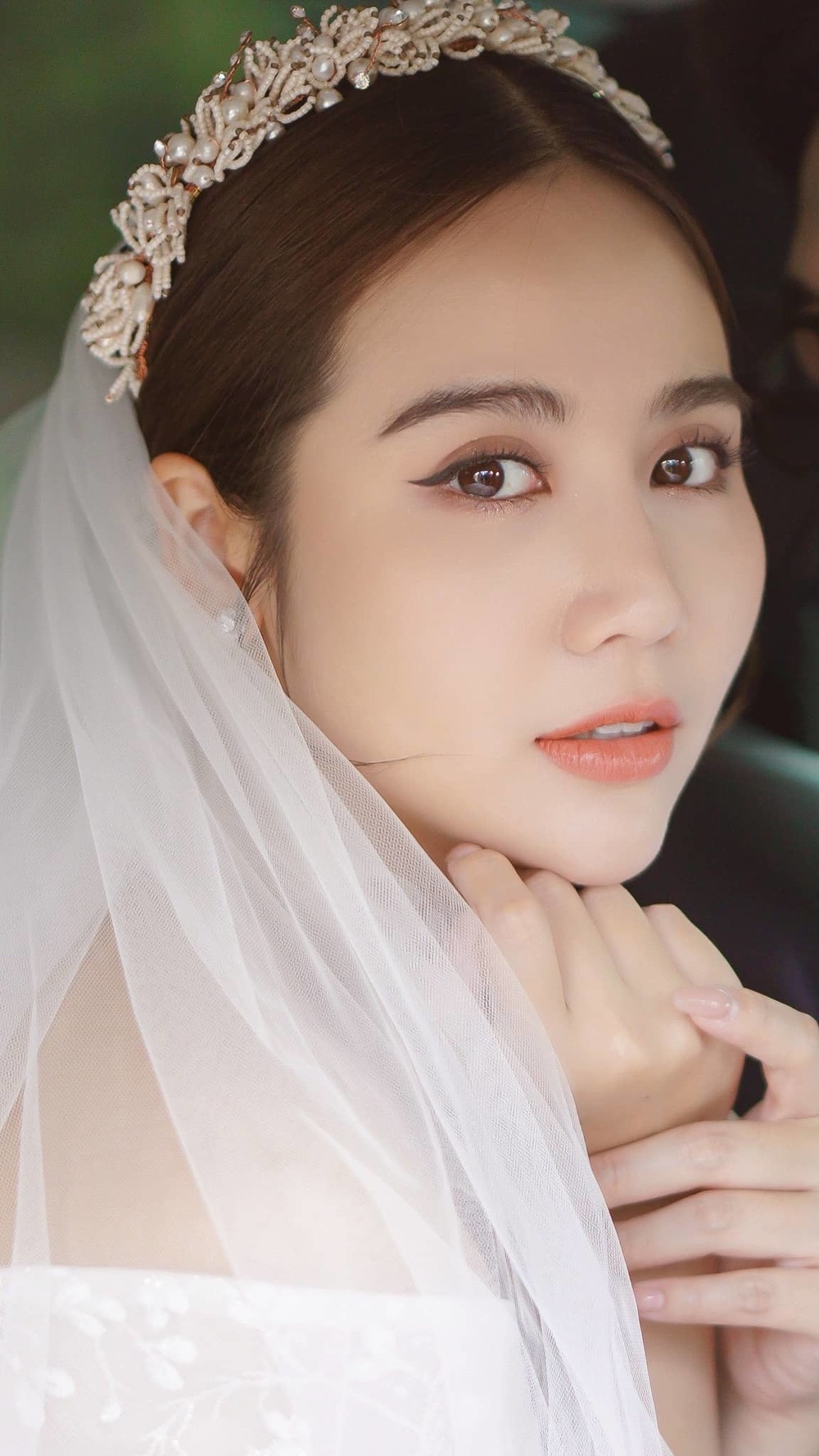  
Cận cảnh nhan sắc cô dâu Vân Trang khiến người xem khó lòng rời mắt. (Ảnh: ​FB Phan Minh Huyền)