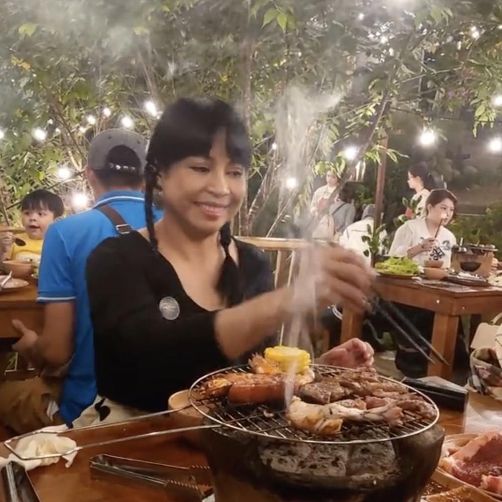    Cô mỉm cười dịu dàng. (Ảnh: TikTok @meohoangdai)