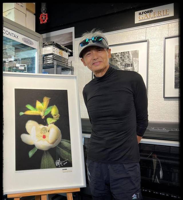    Phong cách ăn mặc giản dị của Châu Nhuận Phát. (Ảnh: Baidu)