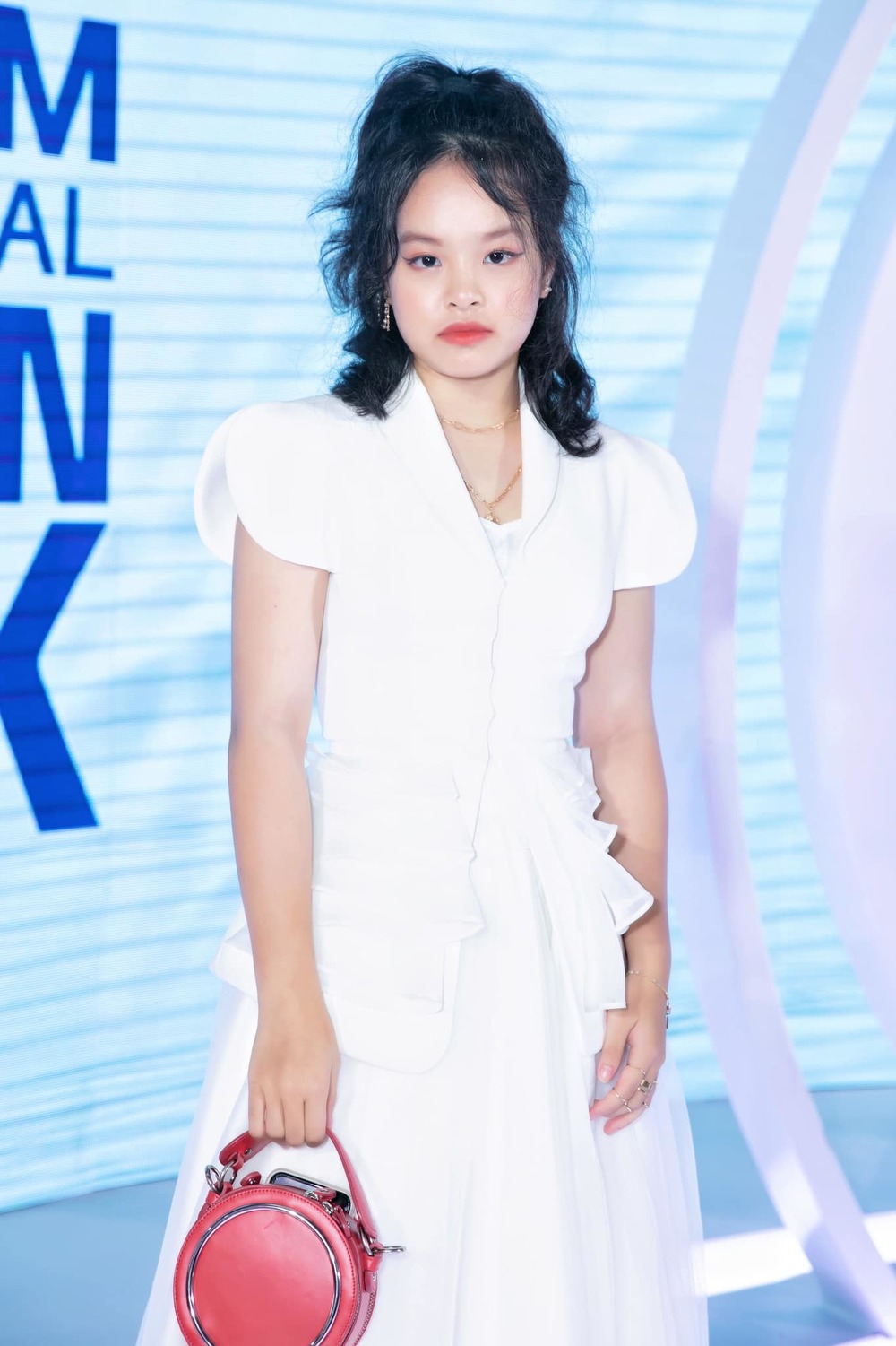    Có điều kiện tham gia nghệ thuật giúp Suli định hướng cá nhân về thần thái, phong cách. (Ảnh: Facebook Bui Thuy Hanh) - Tin sao Viet - Tin tuc sao Viet - Scandal sao Viet - Tin tuc cua Sao - Tin cua Sao