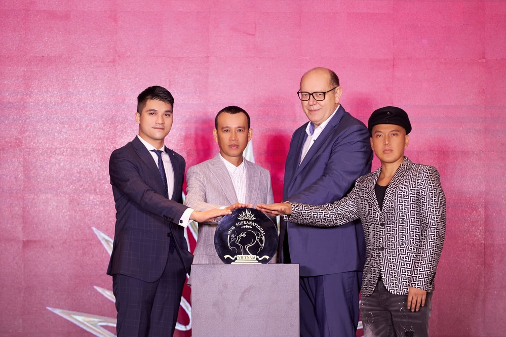 Đại diện Unicorp chính thức lên tiếng về ồn ào của siêu mẫu Hà Anh