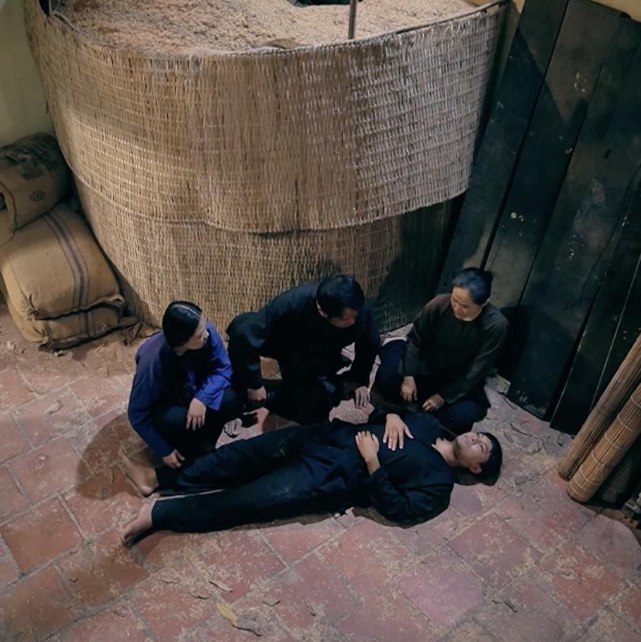    Trong tập phim mới nhất, Thành còn nghĩ quẩn vì chuyện Huệ bị ép làm vợ nhỏ của Lương. (Ảnh: Tư liệu phim Duyên Kiếp)