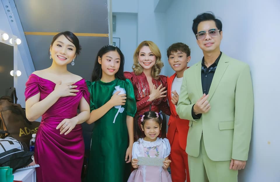  Đêm nhạc còn có sự góp mặt của ca sĩ Thanh Thảo. (Ảnh: FC Hồ Văn Cường) - Tin sao Viet - Tin tuc sao Viet - Scandal sao Viet - Tin tuc cua Sao - Tin cua Sao