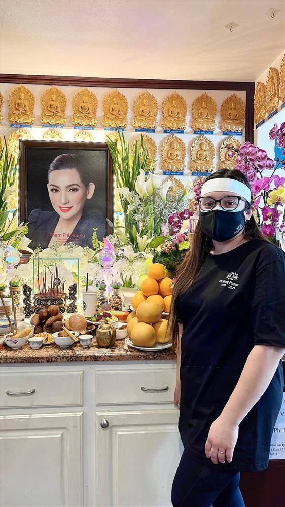  Cô chăm lo chu đáo cho mẹ khi ở Mỹ. (Ảnh: Facebook Wendy Pham) - Tin sao Viet - Tin tuc sao Viet - Scandal sao Viet - Tin tuc cua Sao - Tin cua Sao