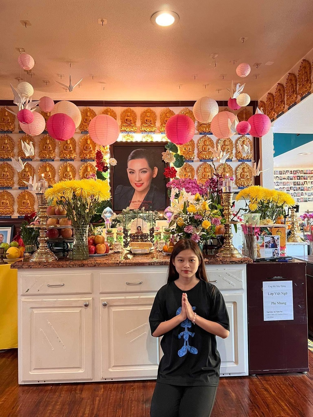  Tuyết Nhung - con nuôi Phi Nhung sang Mỹ viếng thăm cố ca sĩ. (Ảnh: Facebook Phạm Tuyết Nhung) - Tin sao Viet - Tin tuc sao Viet - Scandal sao Viet - Tin tuc cua Sao - Tin cua Sao