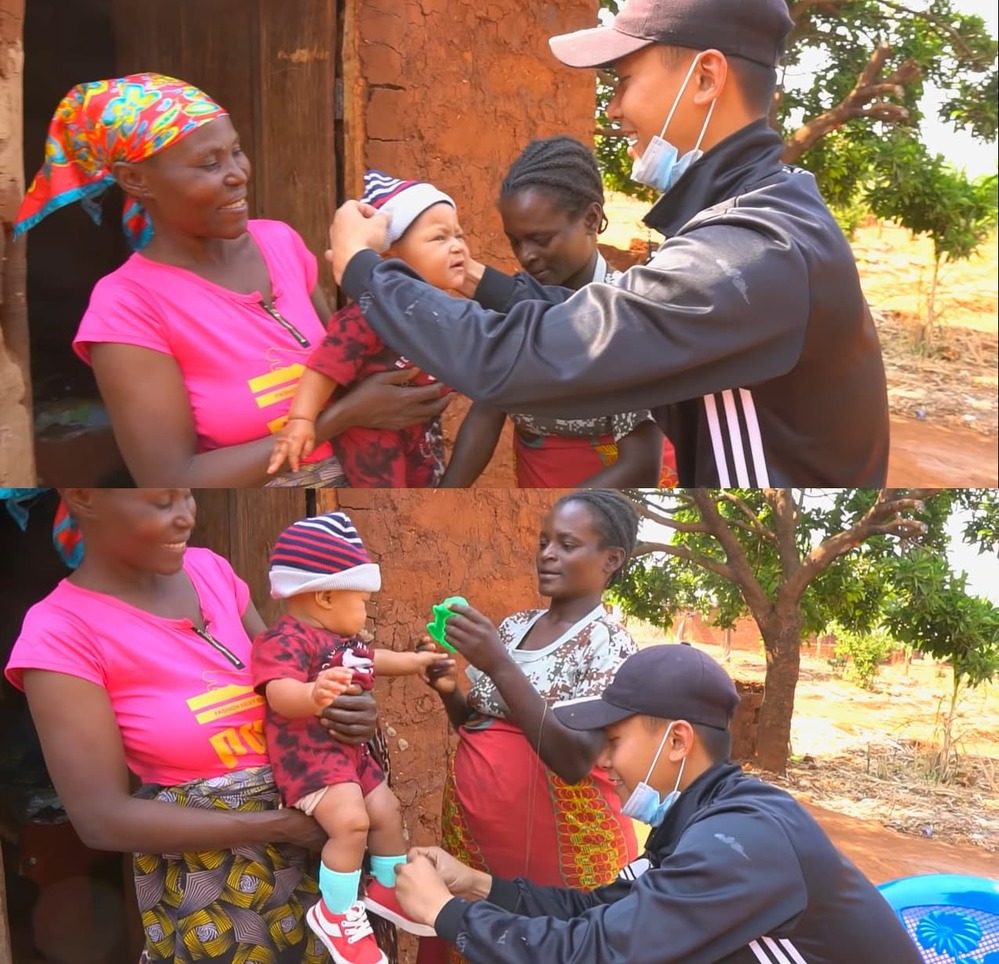  
Anh còn mua tặng cậu bé rất nhiều quần áo mới. (Ảnh: Chụp màn hình YouTube Quang Linh Vlogs)