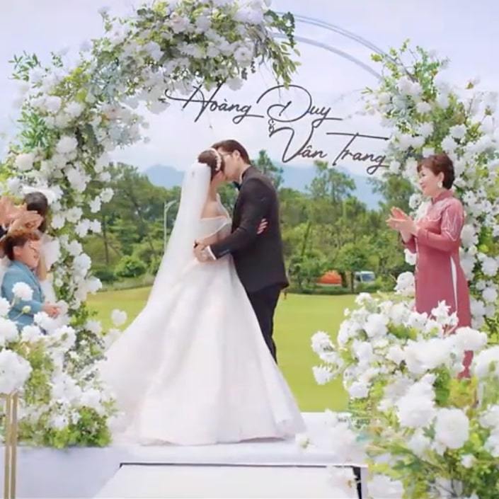  
Cảnh kết hôn của Duy - Trang trong tập cuối Thương Ngày Nắng Về. (Ảnh: VFC)