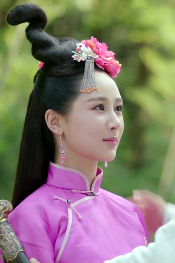    Dương Tử cũng tỏa sáng với kiểu tóc kỳ lạ. (Ảnh: Weibo)