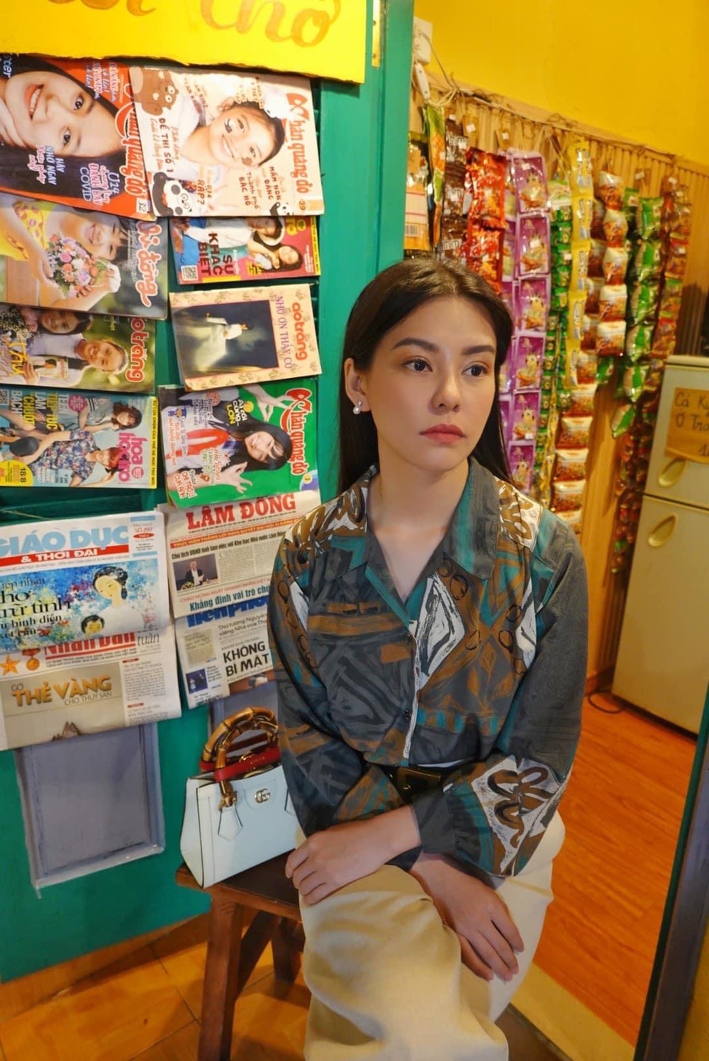    Hầu như trong nhiều khung hình, cô luôn ưa chuộng kiểu tóc thả tự nhiên để tránh hư tổn tóc. (Ảnh: FB Bùi Lan Hương) - Tin sao Viet - Tin tuc sao Viet - Scandal sao Viet - Tin tuc cua Sao - Tin cua Sao