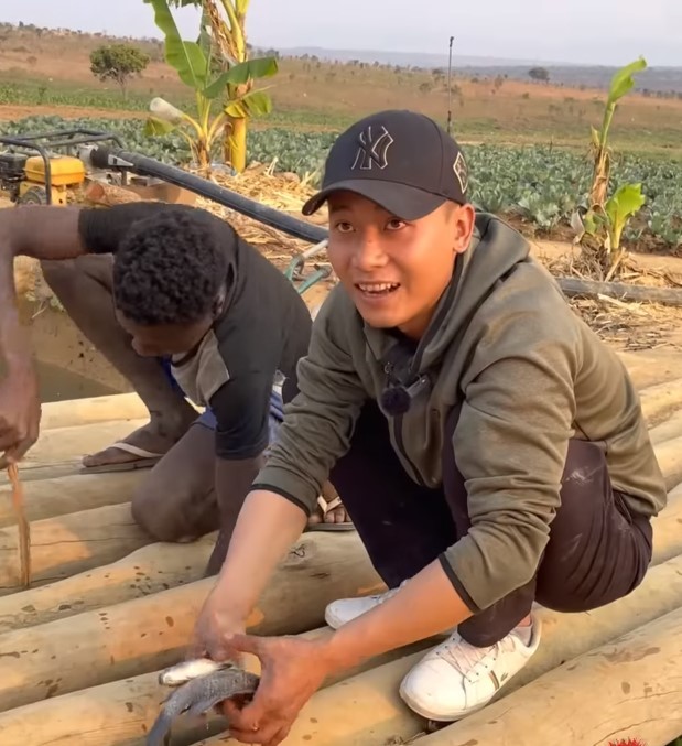 Quang Linh thất bại khi nuôi cá tại trang trại hơn 2 tỷ ở châu Phi