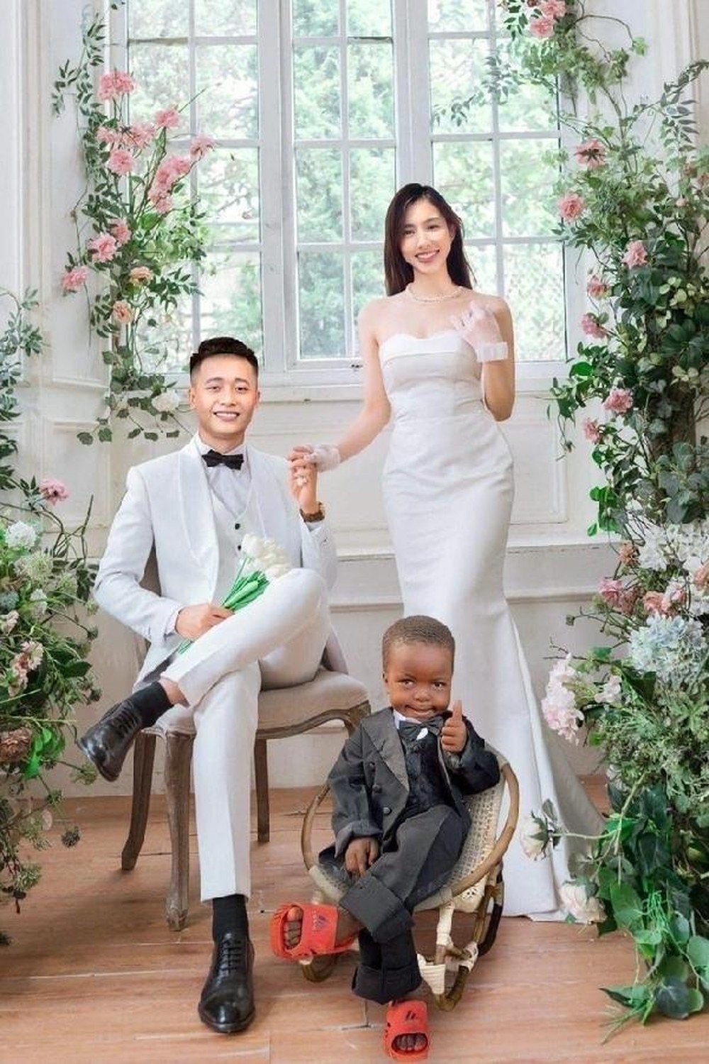  
Nhiều người mong ngóng được thấy bộ ba hội ngộ. (Ảnh: Báo Nghệ An)