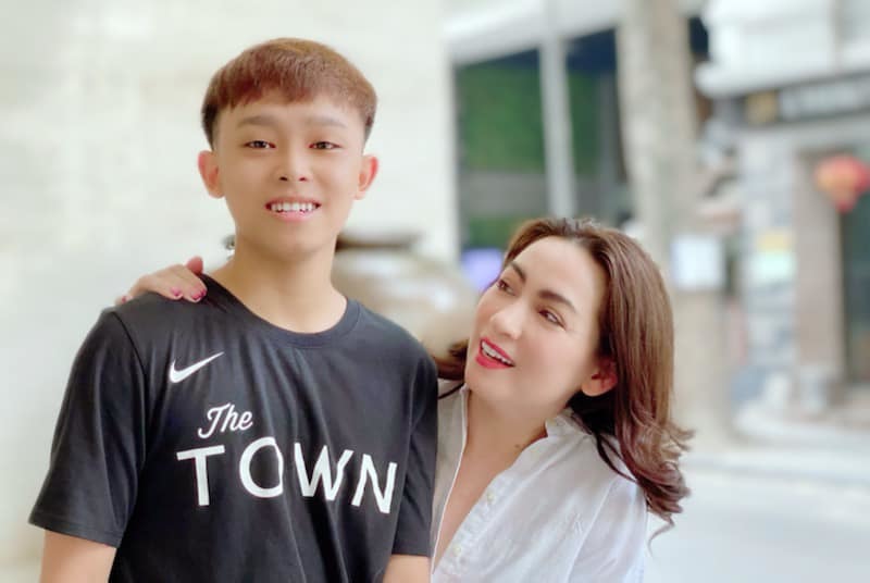  
Phi Nhung và Hồ Văn Cường là cặp mẹ con nổi tiếng trong showbiz Việt. (Ảnh: FB Phi Nhung Phạm) - Tin sao Viet - Tin tuc sao Viet - Scandal sao Viet - Tin tuc cua Sao - Tin cua Sao