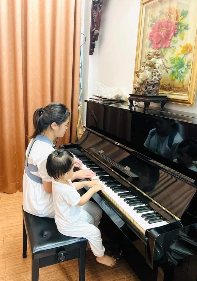  
Dù mới 11 tuổi nhưng Nguyệt Cát khá hiểu chuyện. - Tin sao Viet - Tin tuc sao Viet - Scandal sao Viet - Tin tuc cua Sao - Tin cua Sao