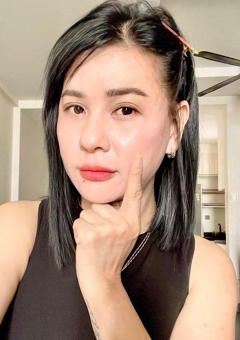  
Ở độ tuổi 52, khó ai có thể sở hữu gương mặt mộc mịn màng như Cát Phượng. - Tin sao Viet - Tin tuc sao Viet - Scandal sao Viet - Tin tuc cua Sao - Tin cua Sao