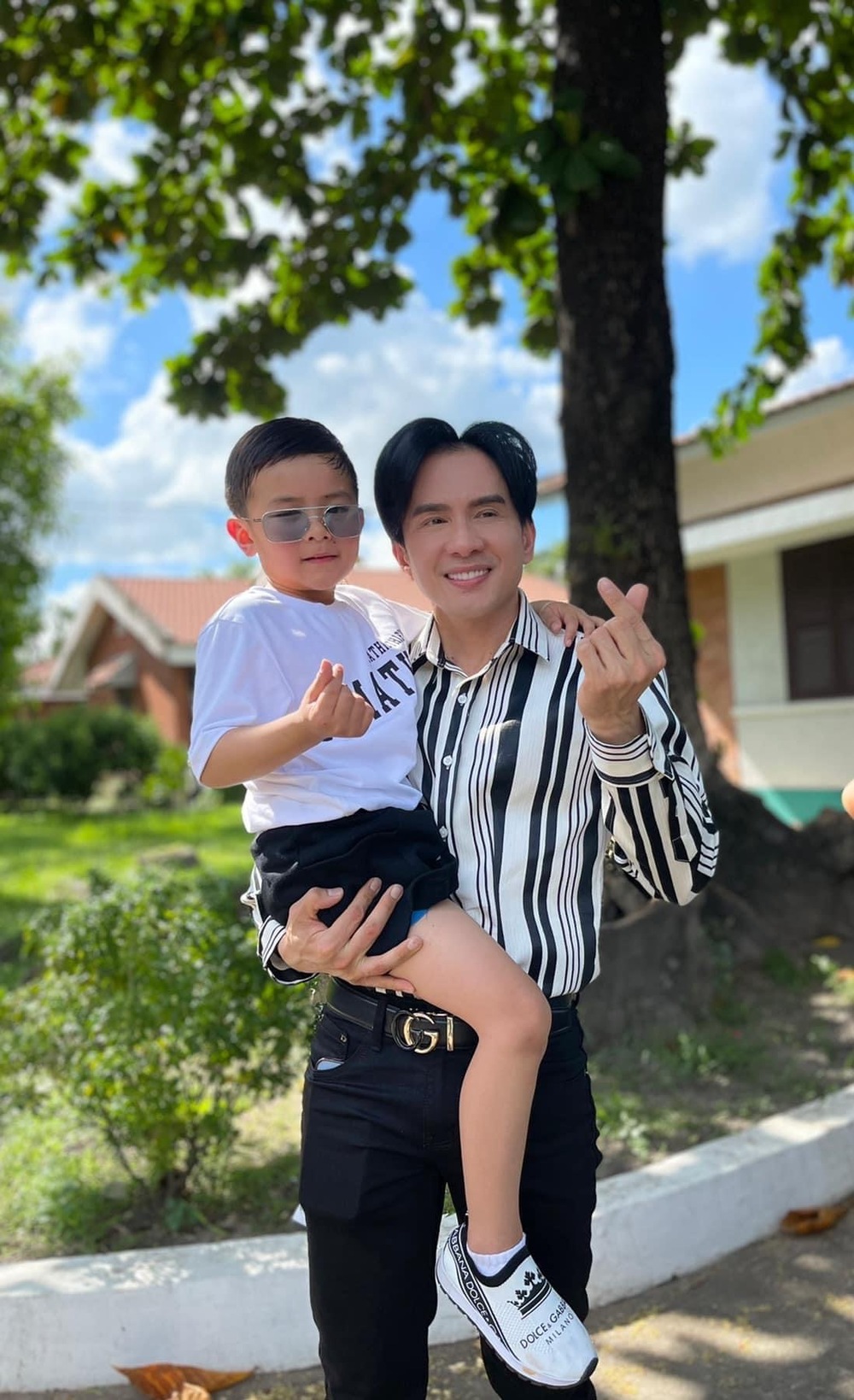  
Dù đã ly hôn nhưng Đan Trường vẫn thường xuyên qua Mỹ thăm con trai. (Ảnh: FB Thuy Tien Mfas) - Tin sao Viet - Tin tuc sao Viet - Scandal sao Viet - Tin tuc cua Sao - Tin cua Sao