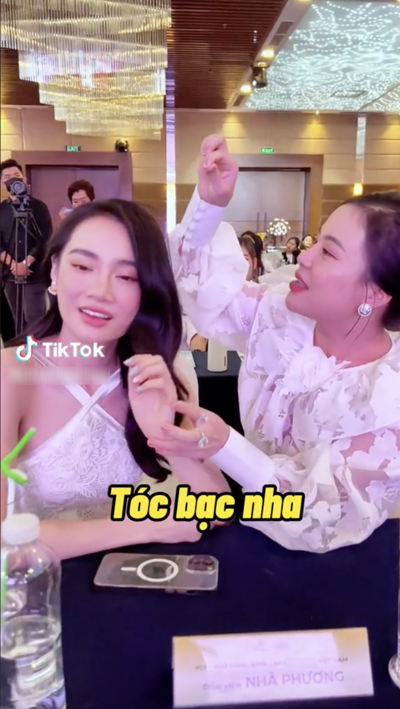  
Người bạn phát hiện Nhã Phương có tóc bạc. (Ảnh: TikTok Nguyễn Thu Trang) - Tin sao Viet - Tin tuc sao Viet - Scandal sao Viet - Tin tuc cua Sao - Tin cua Sao
