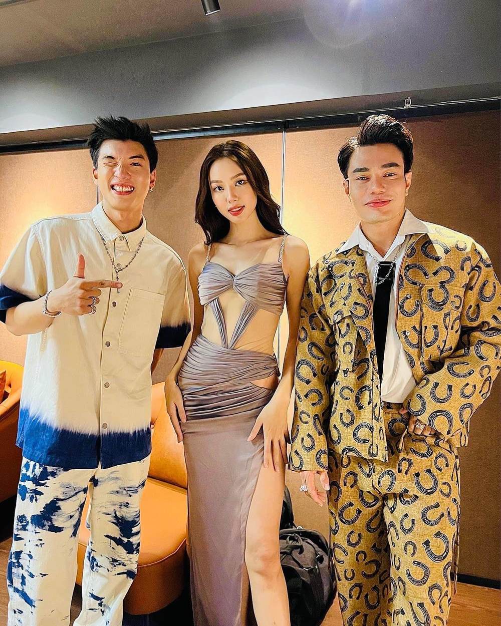  
Anh chơi thân thiết với Hoa hậu Thùy Tiên. - Tin sao Viet - Tin tuc sao Viet - Scandal sao Viet - Tin tuc cua Sao - Tin cua Sao