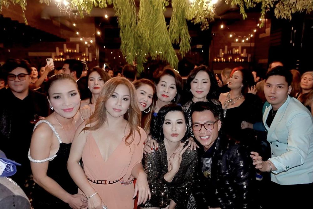  Thanh Thảo rạng rỡ khi chụp ảnh với Bằng Kiều. (Ảnh: FB Thanh Thảo) - Tin sao Viet - Tin tuc sao Viet - Scandal sao Viet - Tin tuc cua Sao - Tin cua Sao