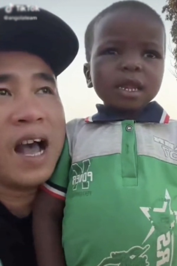  Cậu bé chúc bằng giọng Nghệ An giống chú Linh. (Ảnh: Chụp màn hình TikTok A.G.L)