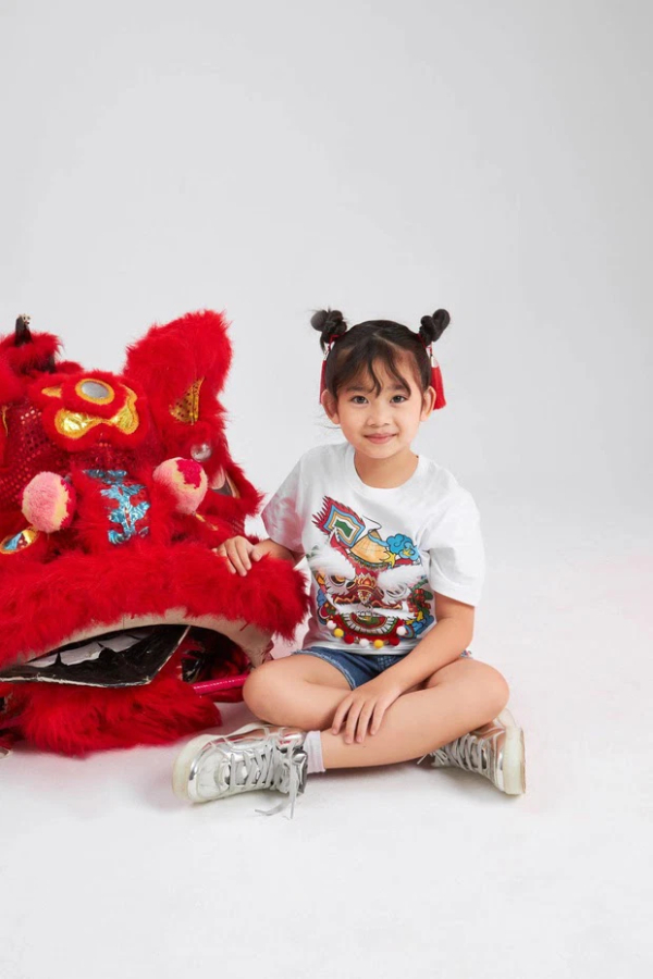  
Cô bé còn bắt đầu với công việc mẫu ảnh dù còn nhỏ tuổi. (Ảnh: FB M.C) - Tin sao Viet - Tin tuc sao Viet - Scandal sao Viet - Tin tuc cua Sao - Tin cua Sao