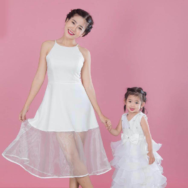  
Sau khi mẹ ra đi, bé Lavie bắt đầu cuộc sống bên bảo mẫu. (Ảnh: Thanhnien) - Tin sao Viet - Tin tuc sao Viet - Scandal sao Viet - Tin tuc cua Sao - Tin cua Sao