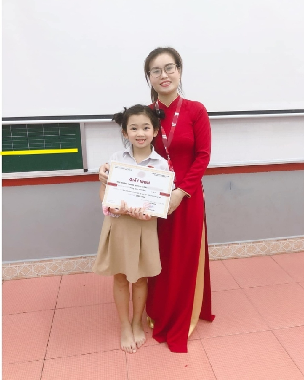  
Con gái Mai Phương sở hữu thành tích học tập đáng nể. (Ảnh: FB M.C) - Tin sao Viet - Tin tuc sao Viet - Scandal sao Viet - Tin tuc cua Sao - Tin cua Sao