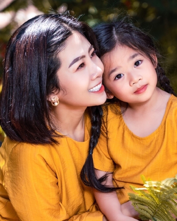  
Bé Lavie và người mẹ quá cố. (Ảnh: Ngoisao.net) - Tin sao Viet - Tin tuc sao Viet - Scandal sao Viet - Tin tuc cua Sao - Tin cua Sao